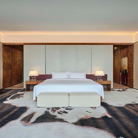 Hilton Guangzhou Tianhe - Free Shuttle Bus And Registration Counter Available During Canton Fair Period Eksteriør bilde