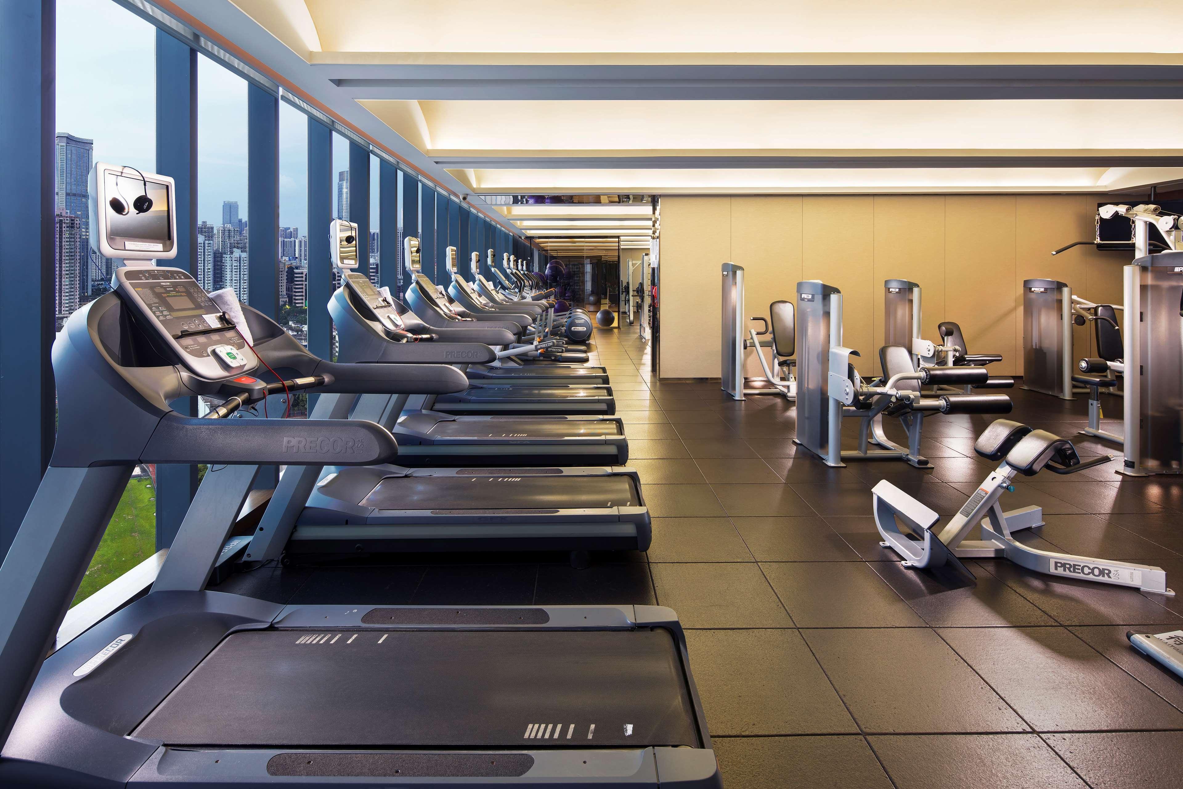 Hilton Guangzhou Tianhe - Free Shuttle Bus And Registration Counter Available During Canton Fair Period Eksteriør bilde The gym at the hotel