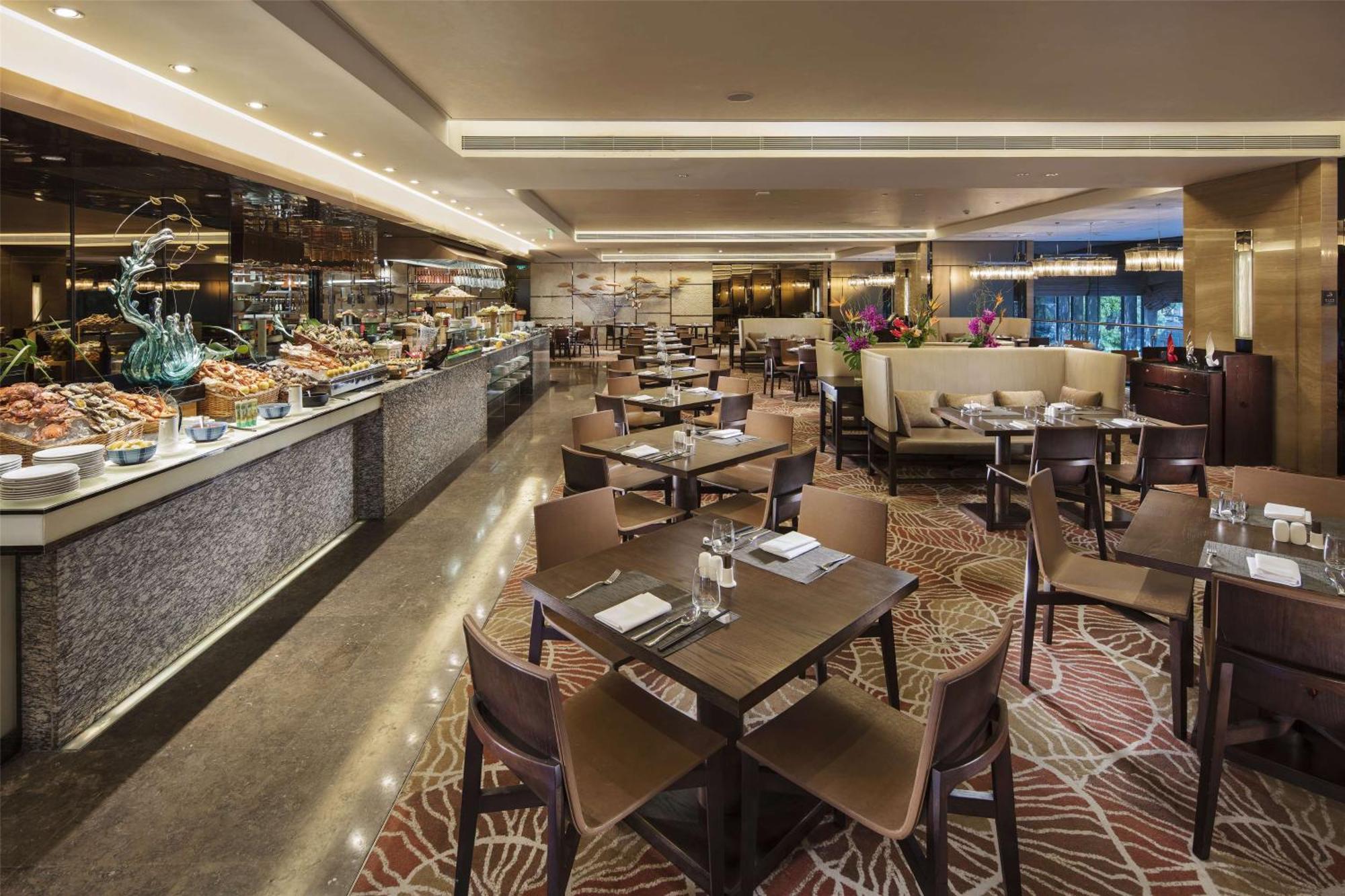 Hilton Guangzhou Tianhe - Free Shuttle Bus And Registration Counter Available During Canton Fair Period Eksteriør bilde The Club Lounge at the Fairmont