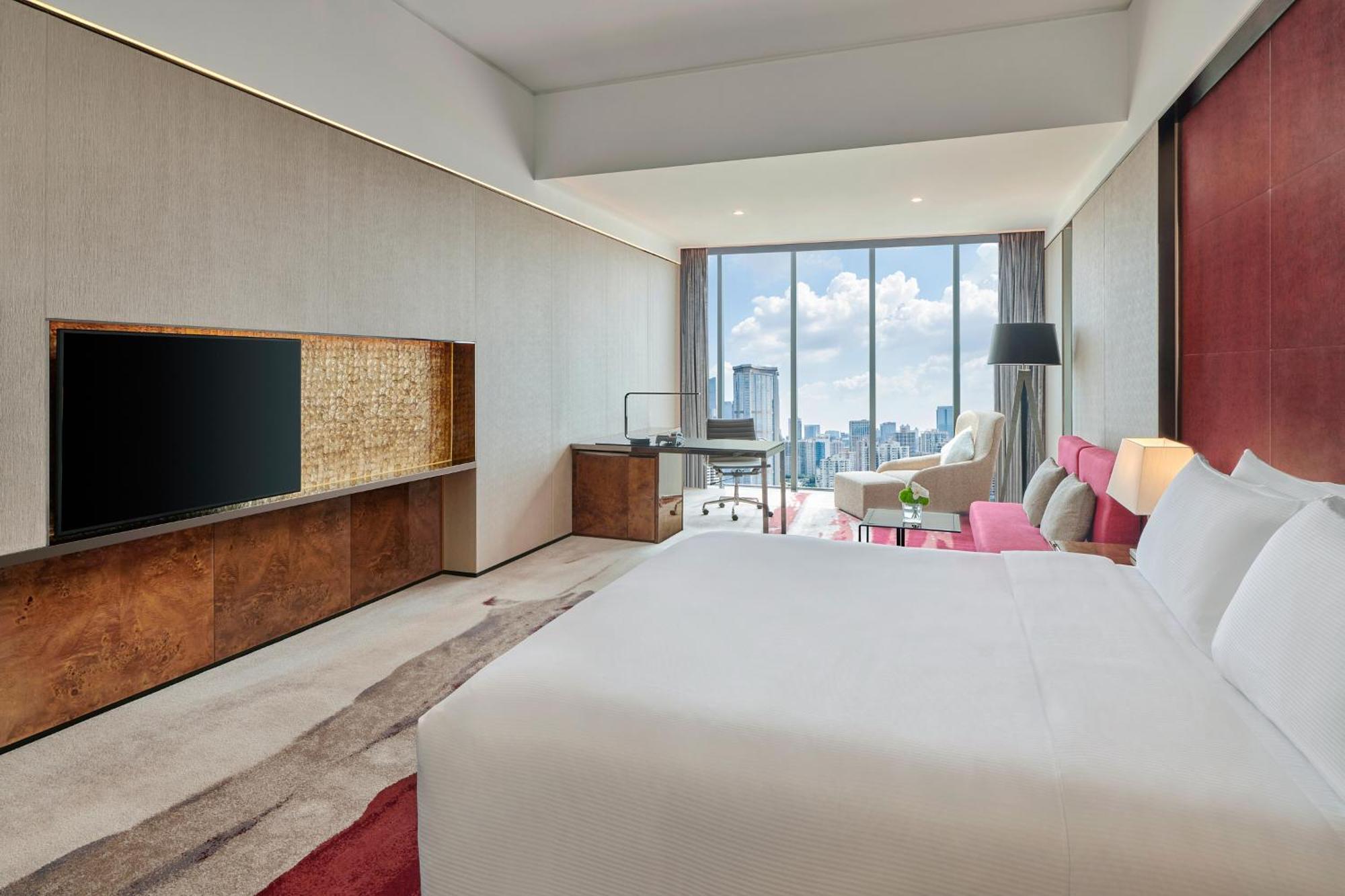 Hilton Guangzhou Tianhe - Free Shuttle Bus And Registration Counter Available During Canton Fair Period Eksteriør bilde Deluxe Room
